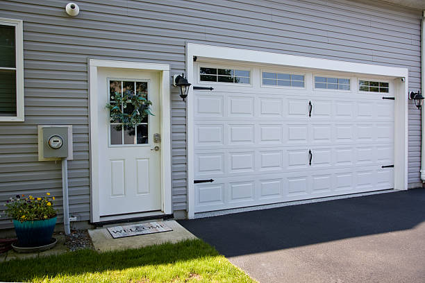 24/7 Emergency Garage Door Panel Replacement experts in Camas County County, ID
